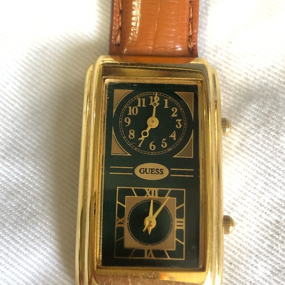 ⛔️SOLD⛔️ Guess watch with brown leather strap - Picture 2 of 3